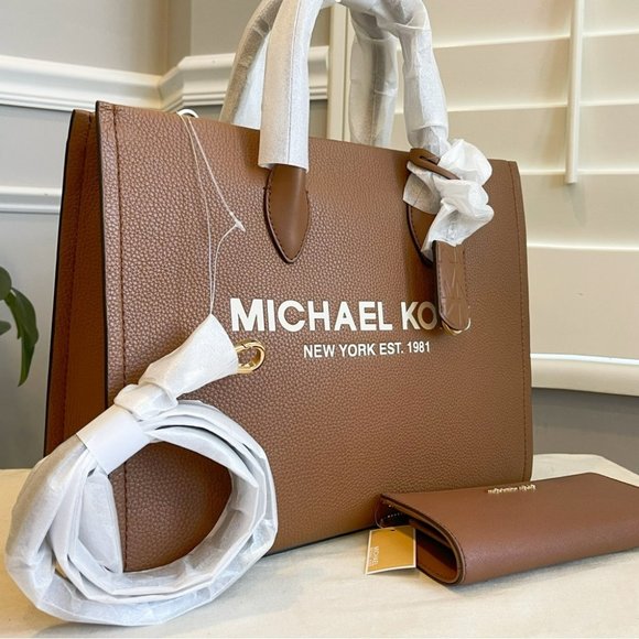 Michael Kors Handbags - 🔥NeW! Michael Kors Mirella MD Tote Set